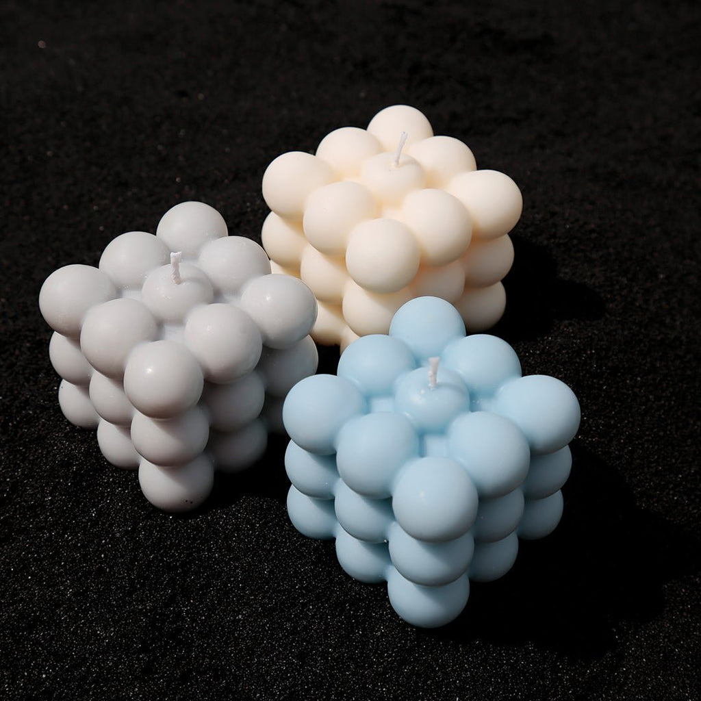 3er set Bubble Kerzen von Tisant in den Farben creme-weiß, hellgrau und hellblau.