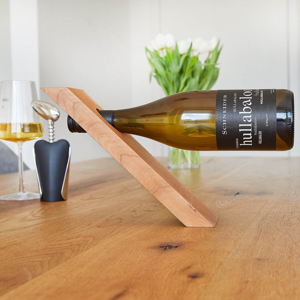 Weinregal Hanglage-Weinhalter für 1 Weinflasche-Schwebende Weinflasche-Holz Kirsche Holz-mit Deko auf Tisch